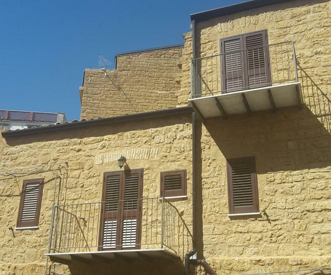 B&B A Due Passi Dal Centro Agrigento Kültér fotó